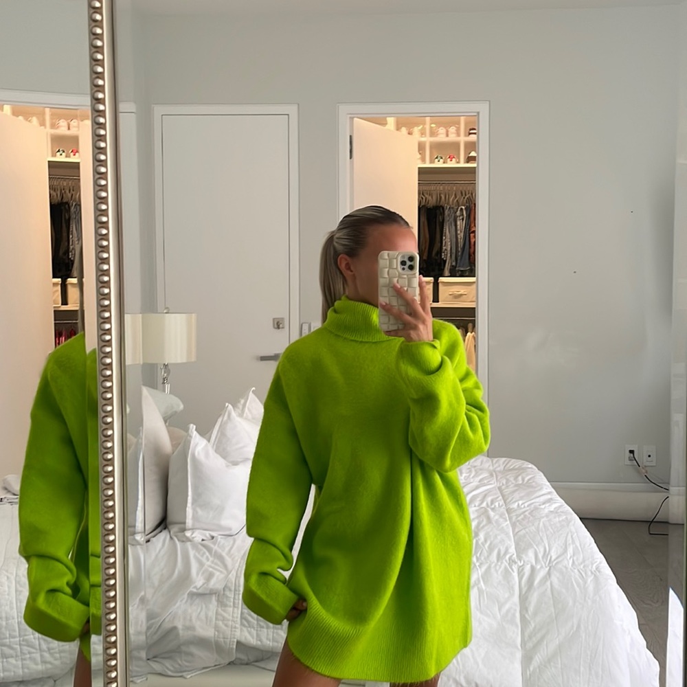 Never worn, too big on me.